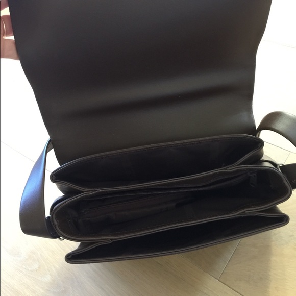 Brand New Mandarina Duck Leather Purse - Picture 7 of 11